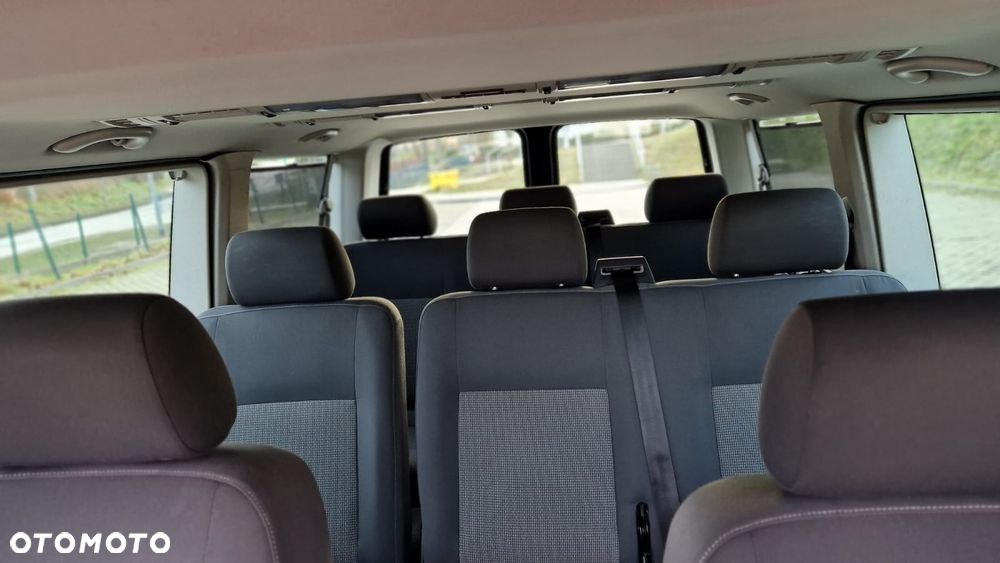 Volkswagen Caravelle - 5