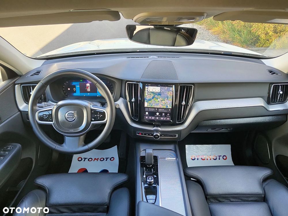 Volvo XC 60 B4 D Plus Dark - 16