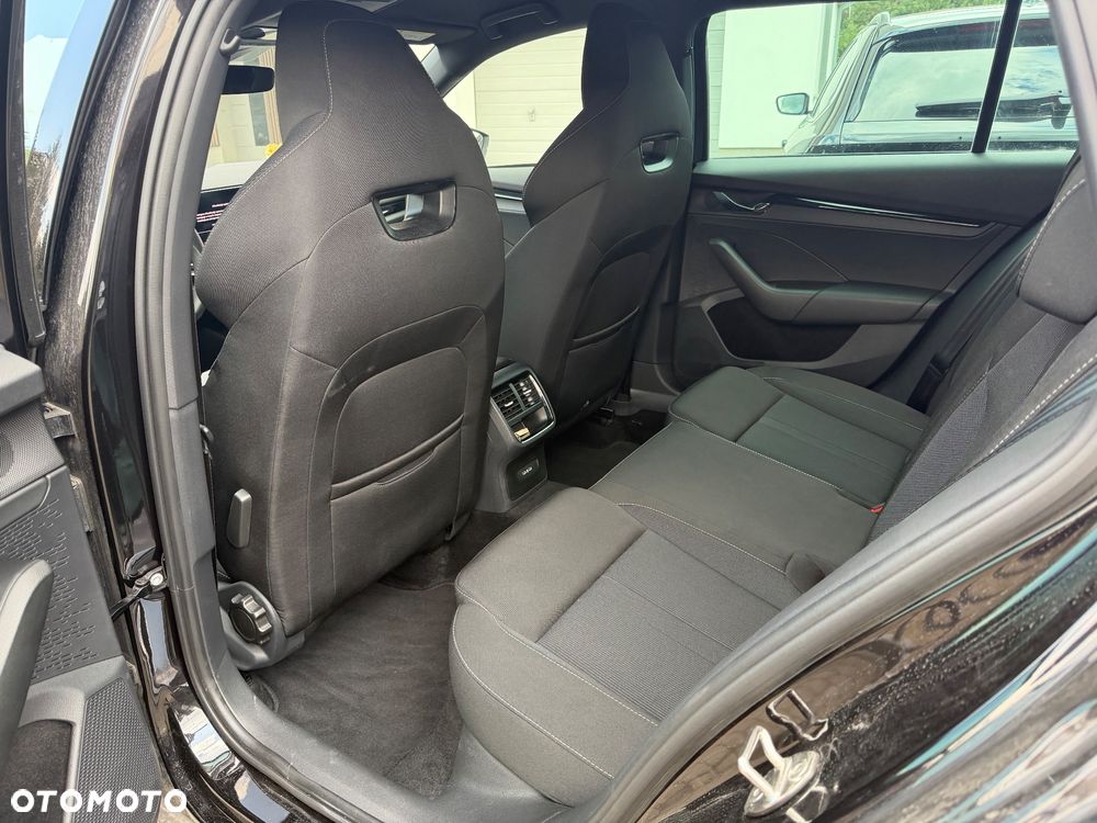 Skoda Octavia 2.0 TDI DSG Sportline - 10