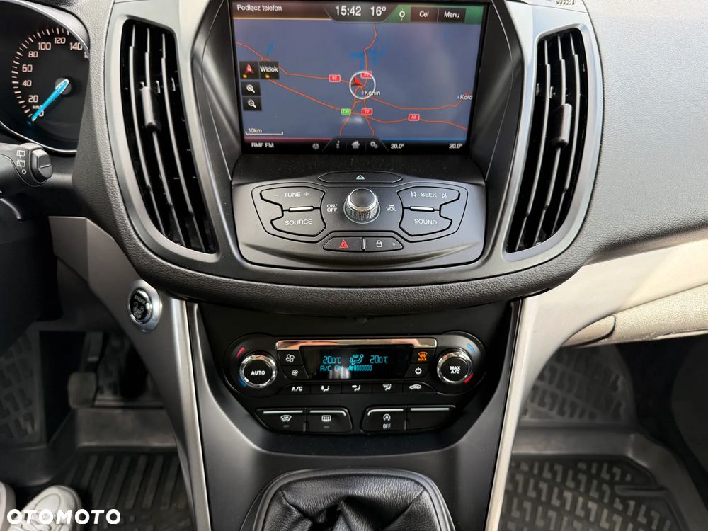 Ford Kuga 1.5 EcoBoost 2x4 Titanium - 18