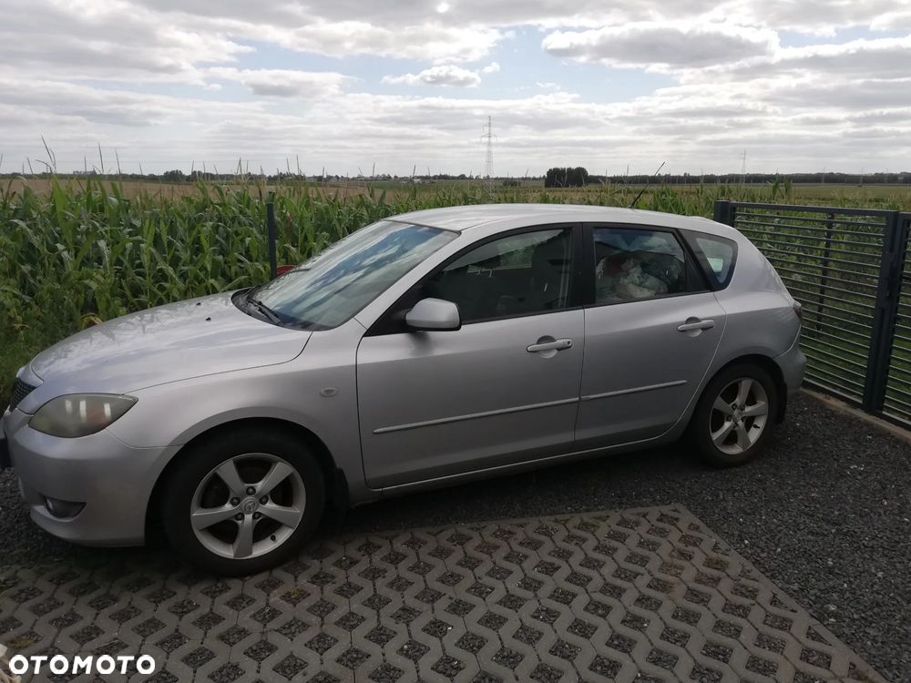 Mazda 3 1.6 Active + - 5