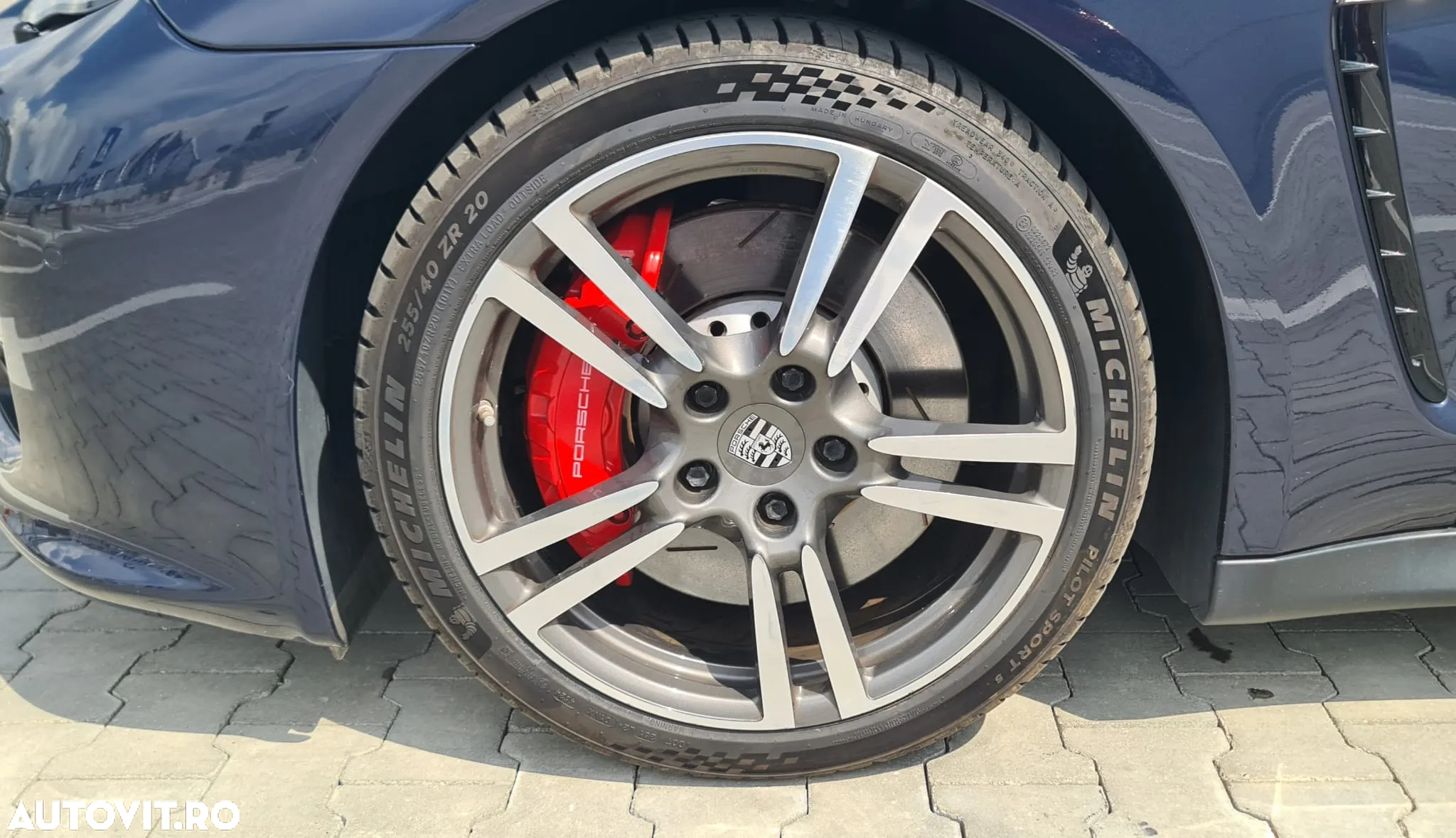 Porsche Panamera GTS PDK - 11