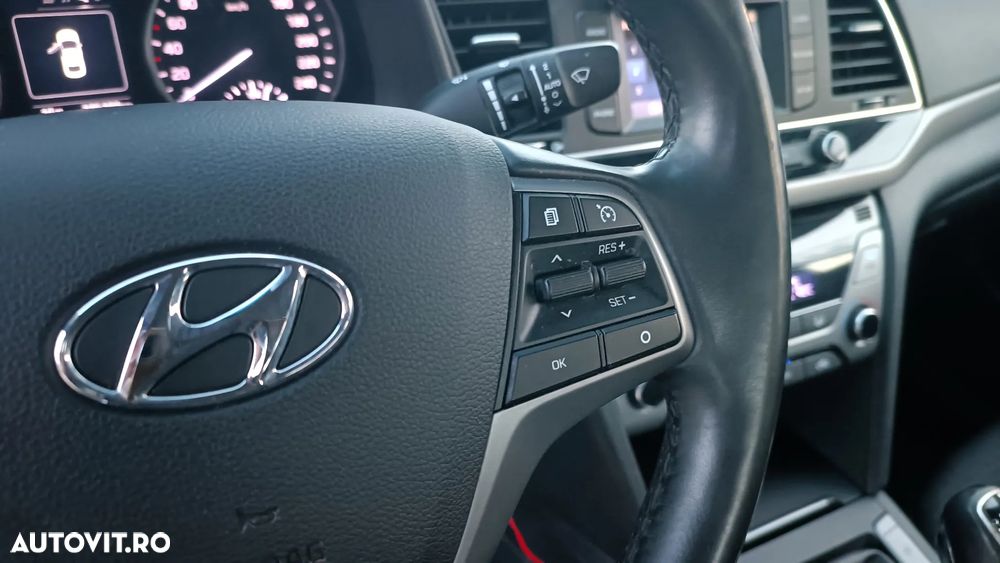 Hyundai Elantra 1.6 MPi Highway - 15