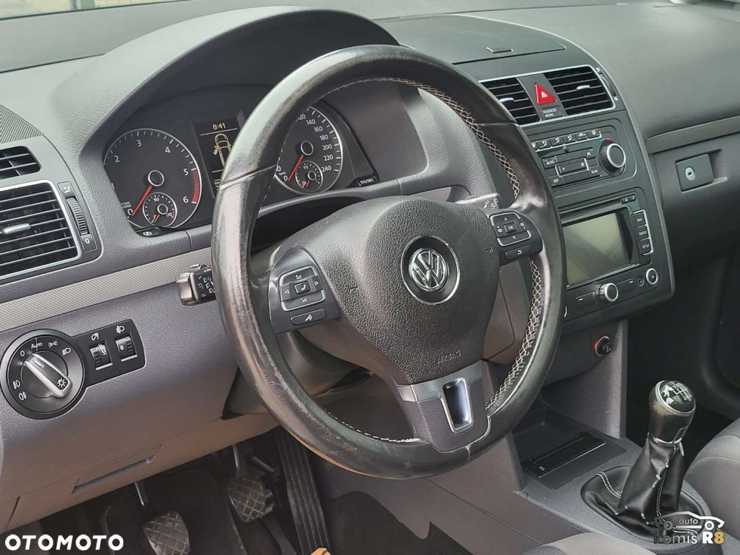 Volkswagen Touran - 17