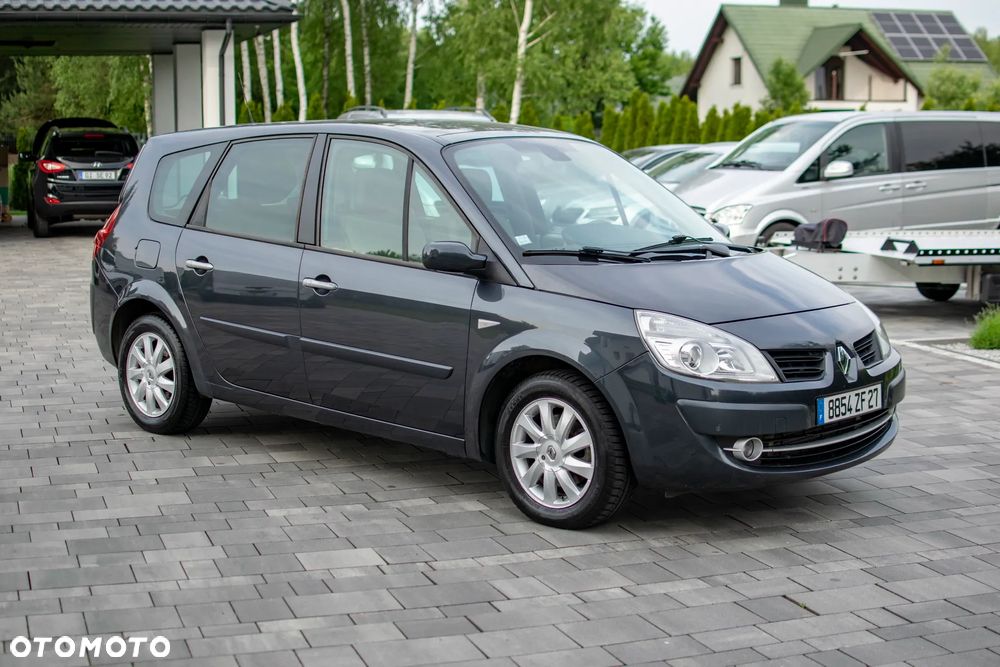 Renault Grand Scenic - 33
