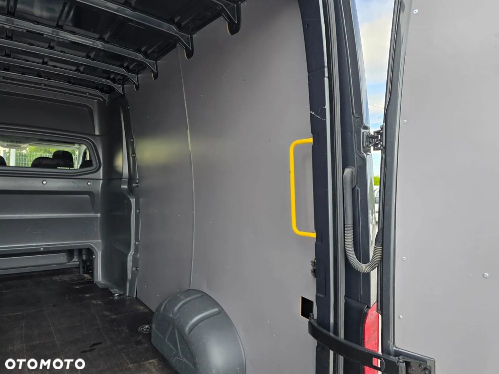 Volkswagen Crafter - 16