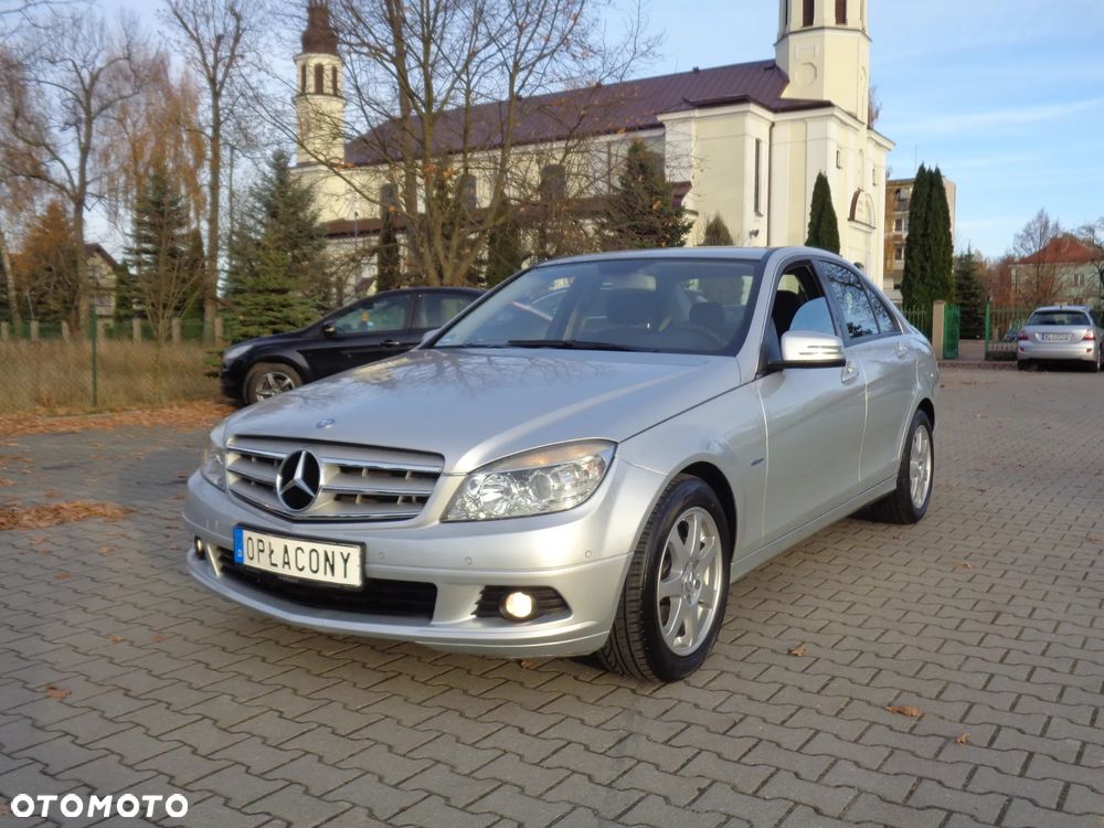 Mercedes-Benz Klasa C 180 CGI BlueEFFICIENCY Avantgarde - 2