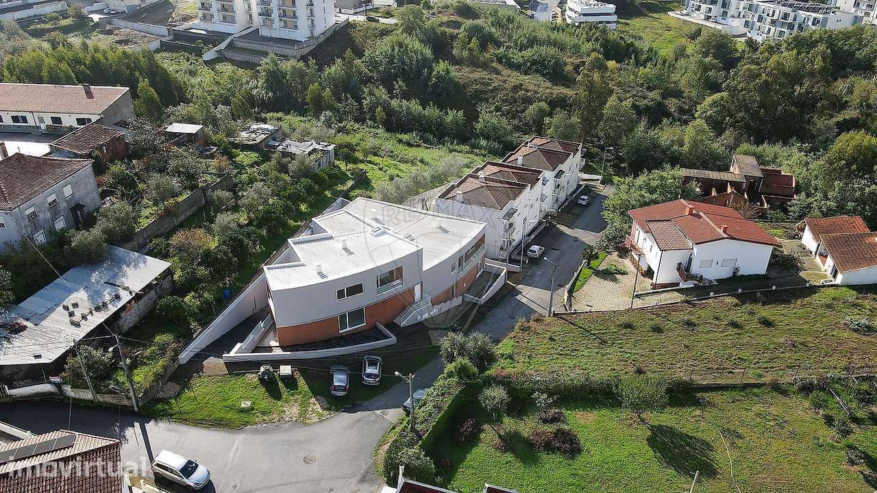 Venda de Moradia T4 + 1 em São Martinho do Bispo, Coimbra