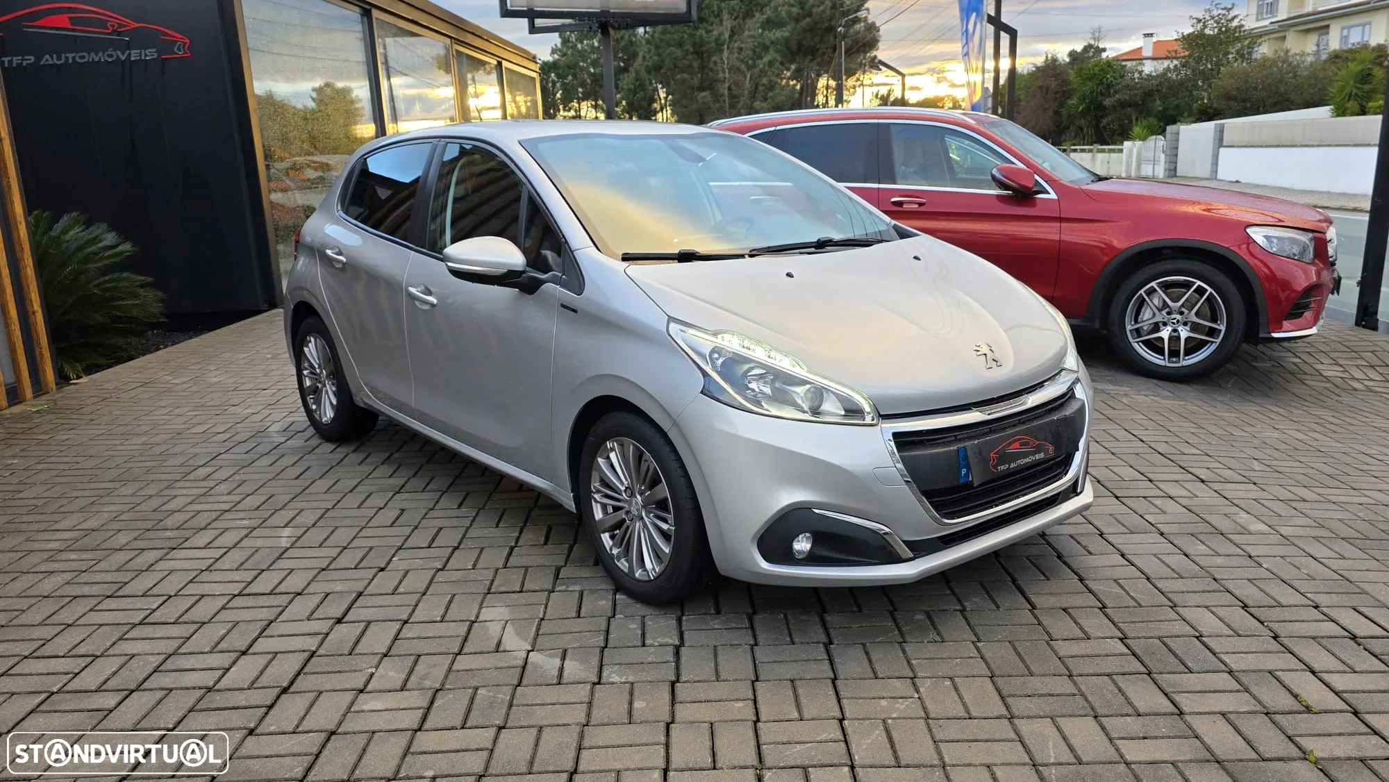 Peugeot 208 1.5 BlueHDi Signature - 9
