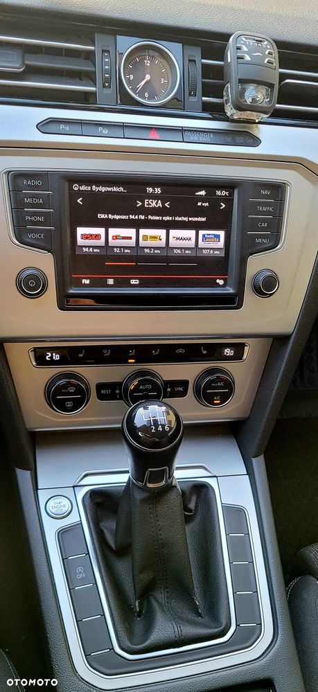Volkswagen Passat 2.0 TDI BMT Comfortline - 12