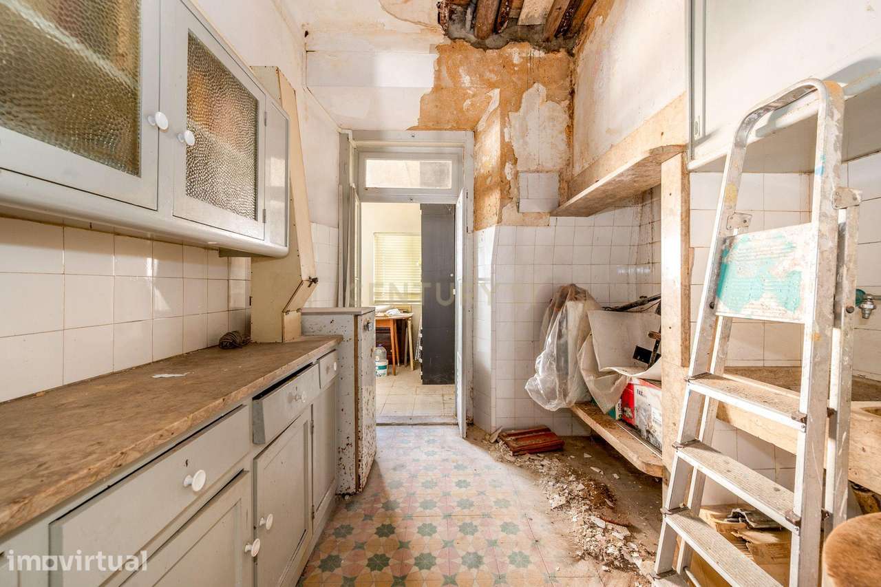 Prédio para Reabilitação Total ou Nova Construção – Alcântara - Grande imagem: 2/20