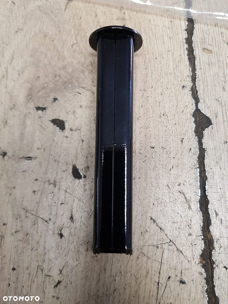 Podnóżek pasażera Honda VT750 VT1300 CB450 GL500  50715-413-000 - 5