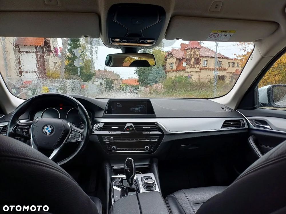 BMW Seria 5 525d - 11
