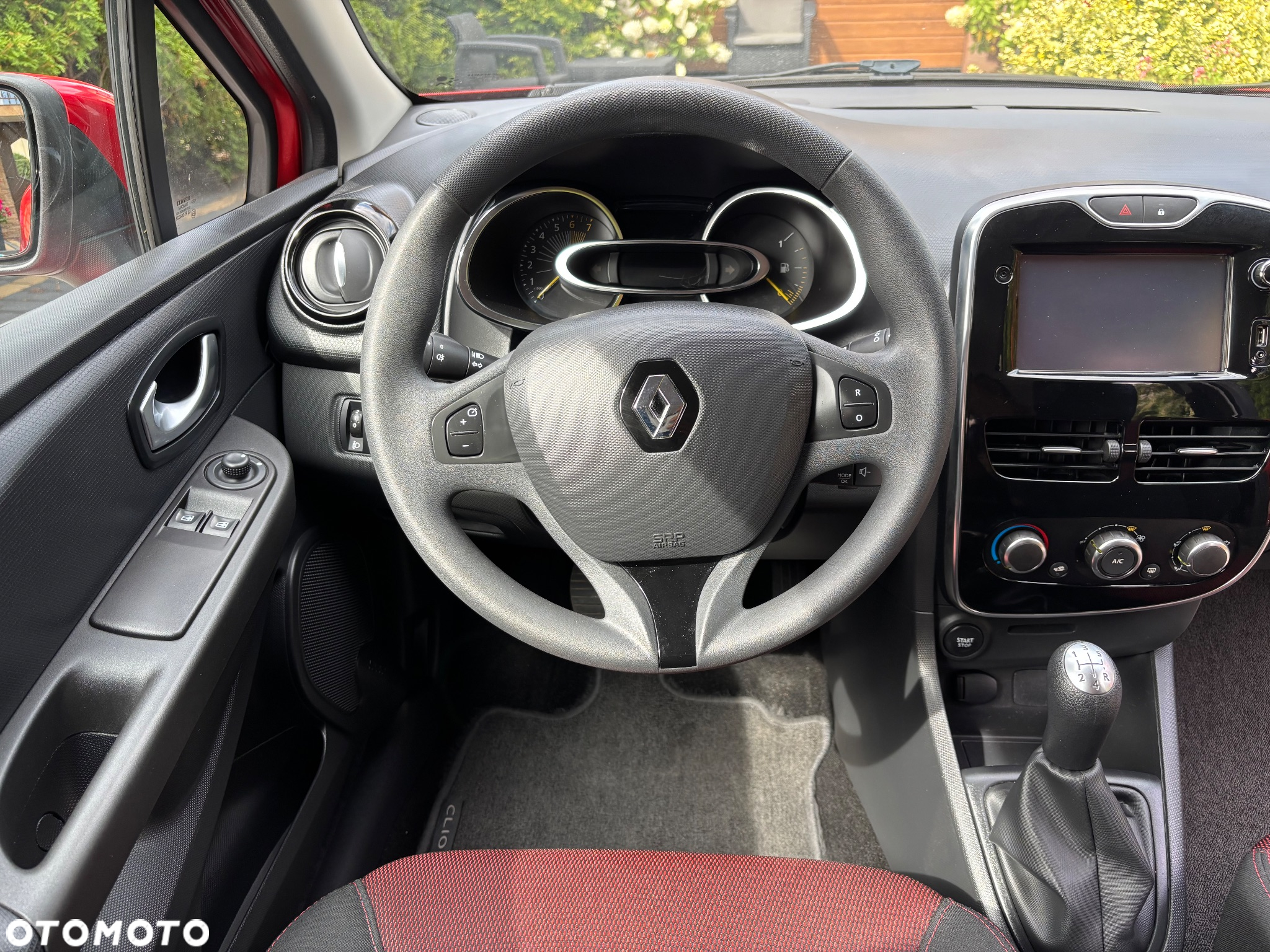 Renault Clio Grandtour 1.2 16V 75 Business - 9