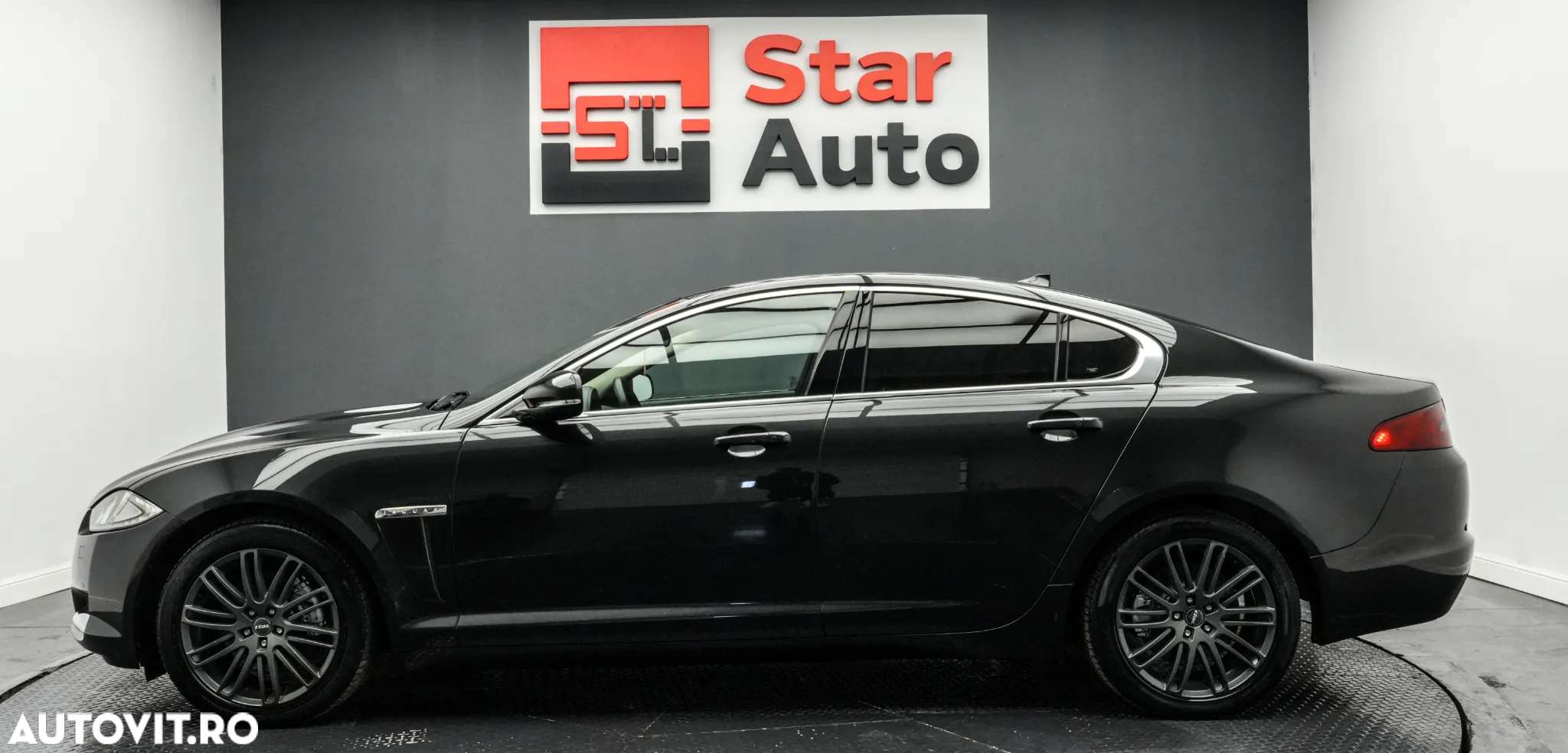 Jaguar XF 2.2D Premium Luxury - 9