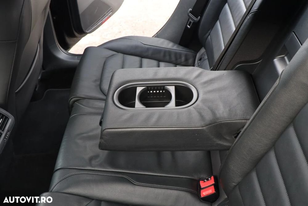 Volkswagen Golf 1.6 TDI DPF BlueMotion Technology Highline - 31