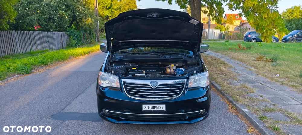Lancia Voyager - 11