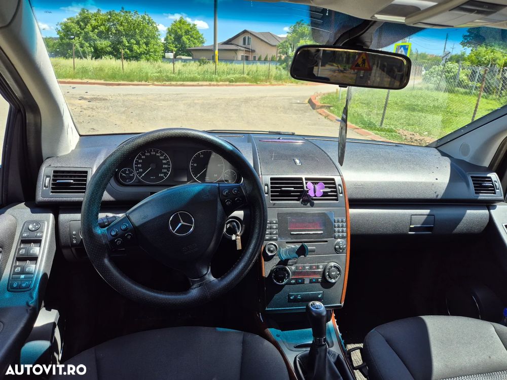 Mercedes-Benz A 200 - 9