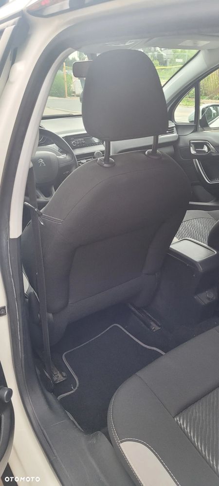 Peugeot 2008 1.2 Pure Tech Style - 10
