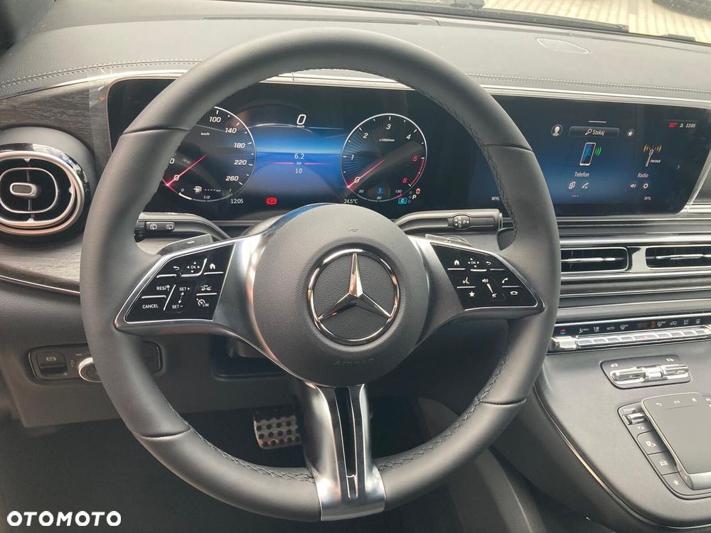 Mercedes-Benz Klasa V - 17