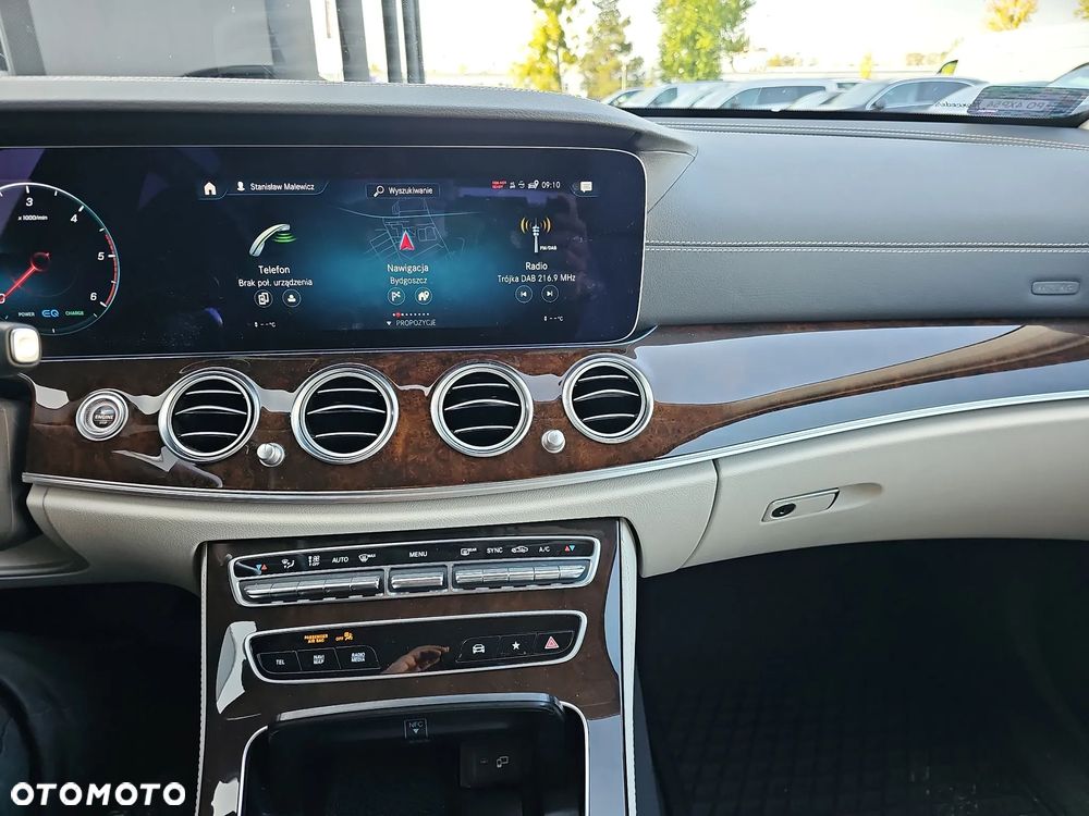 Mercedes-Benz Klasa E 220 d mHEV 4-Matic Exclusive 9G-Tronic - 23