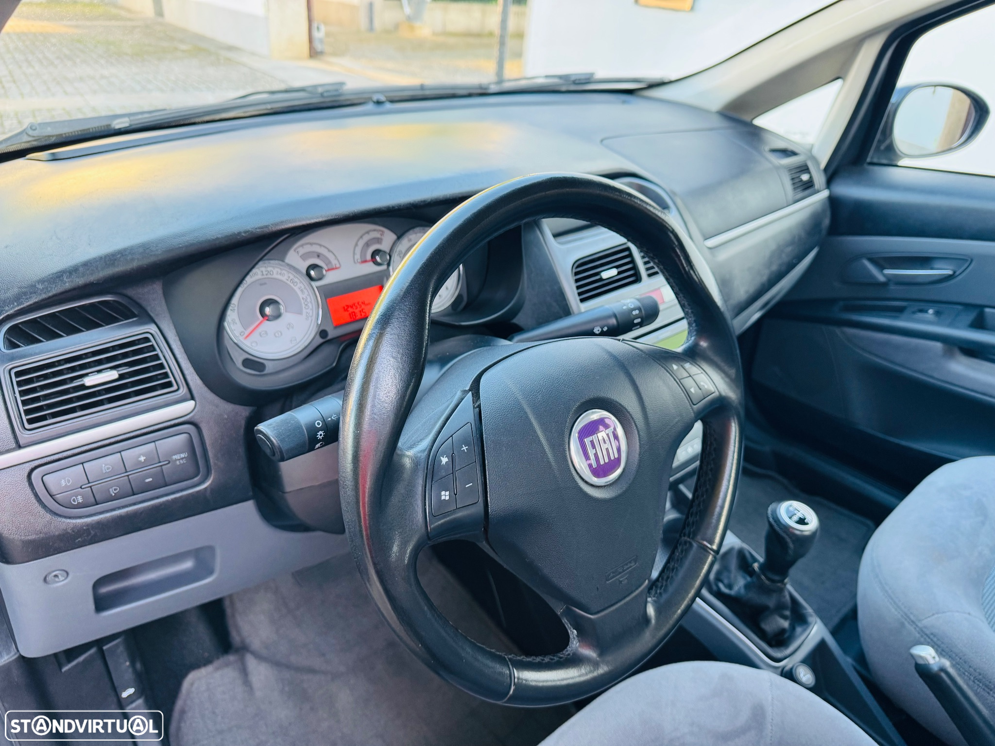 Fiat Linea 1.3 M-Jet Emotion Dualogic - 12