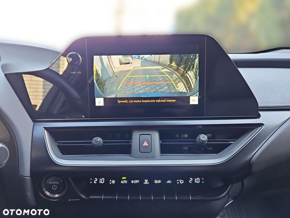 Lexus UX 250h GPF Business 2WD - 12