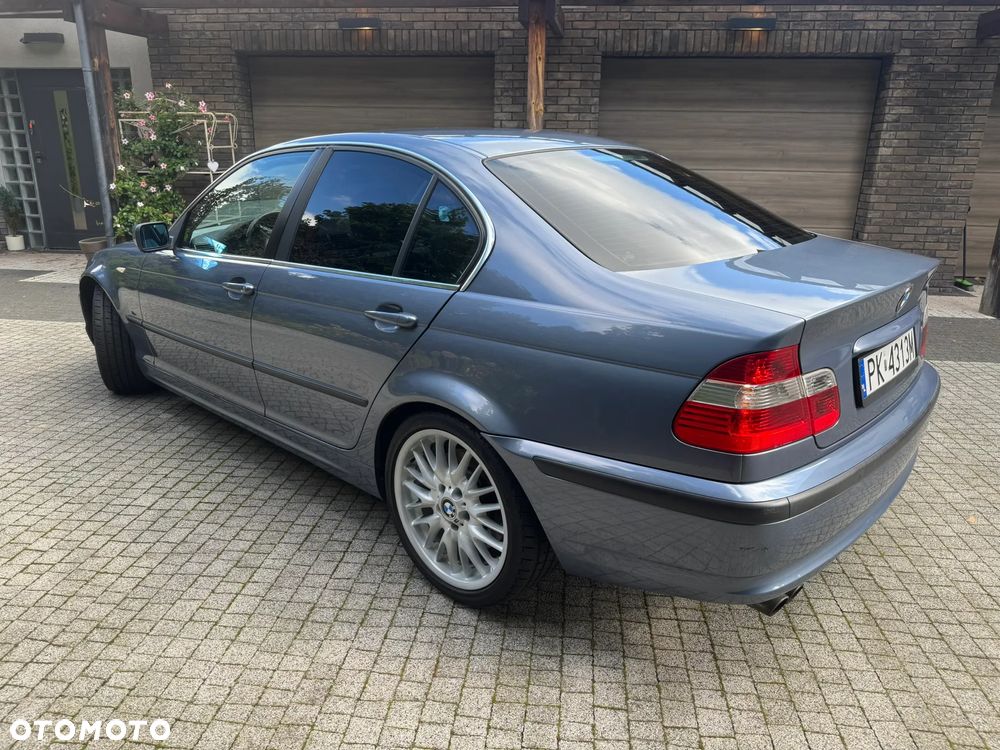 BMW Seria 3 330i - 13