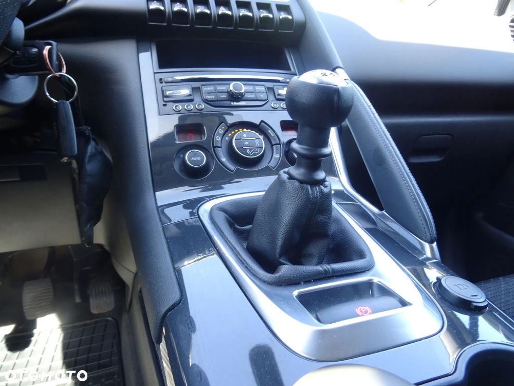 Peugeot 3008 1.2 PureTech Allure S&S - 16