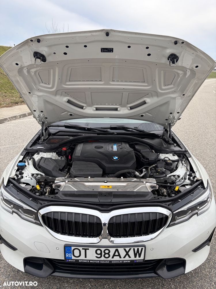 BMW Seria 3 330e Aut. - 21