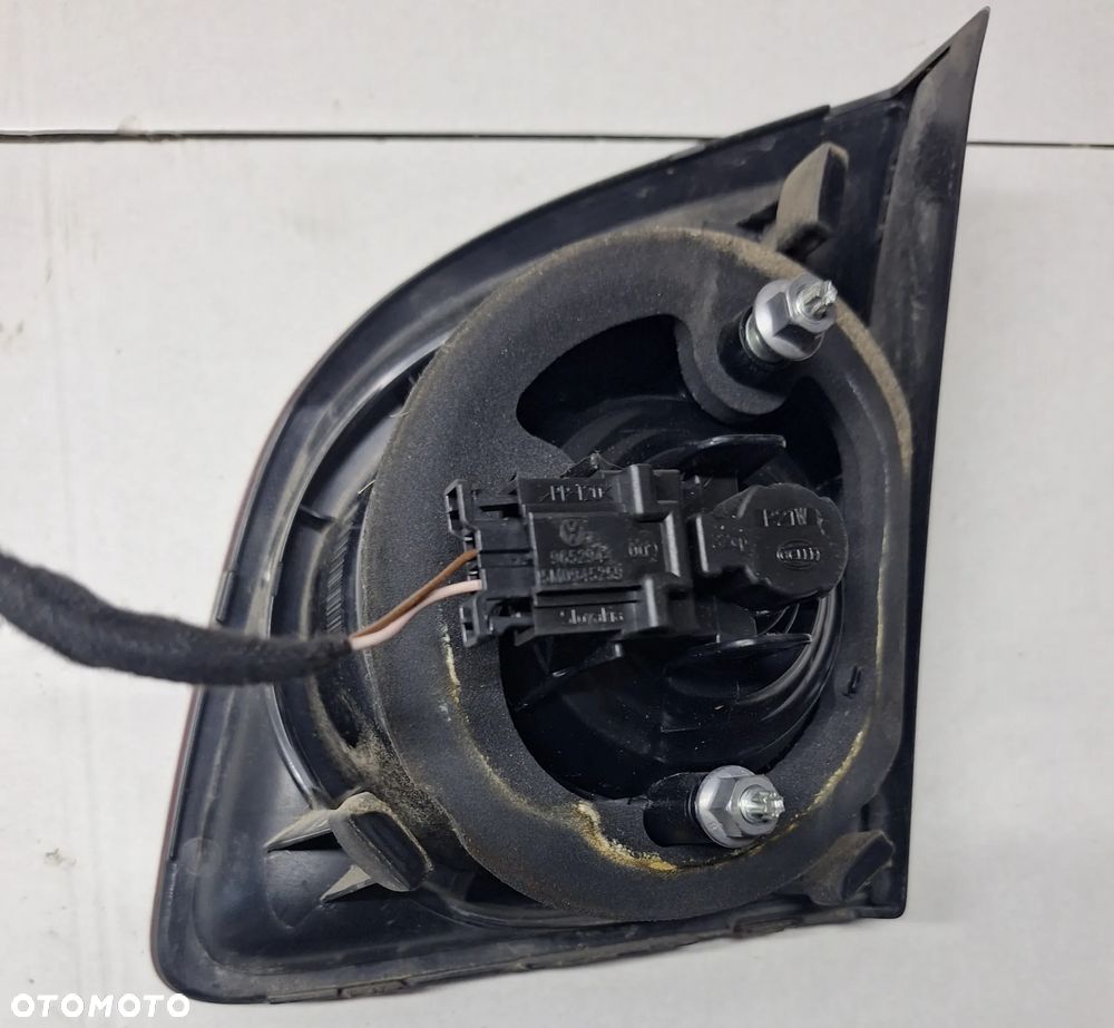 LAMPA TYLNA W KLAPE-  PRAWA , LEWA - VW GOLF PLUS  / EUROPA - 3