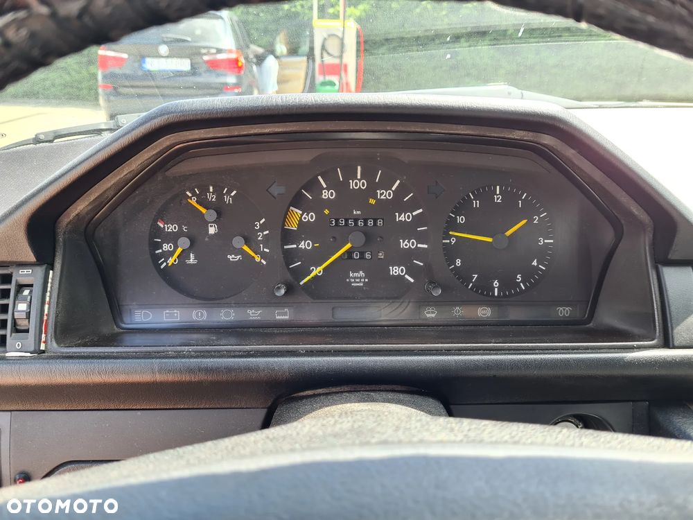 Mercedes-Benz W124 (1984-1993) - 11