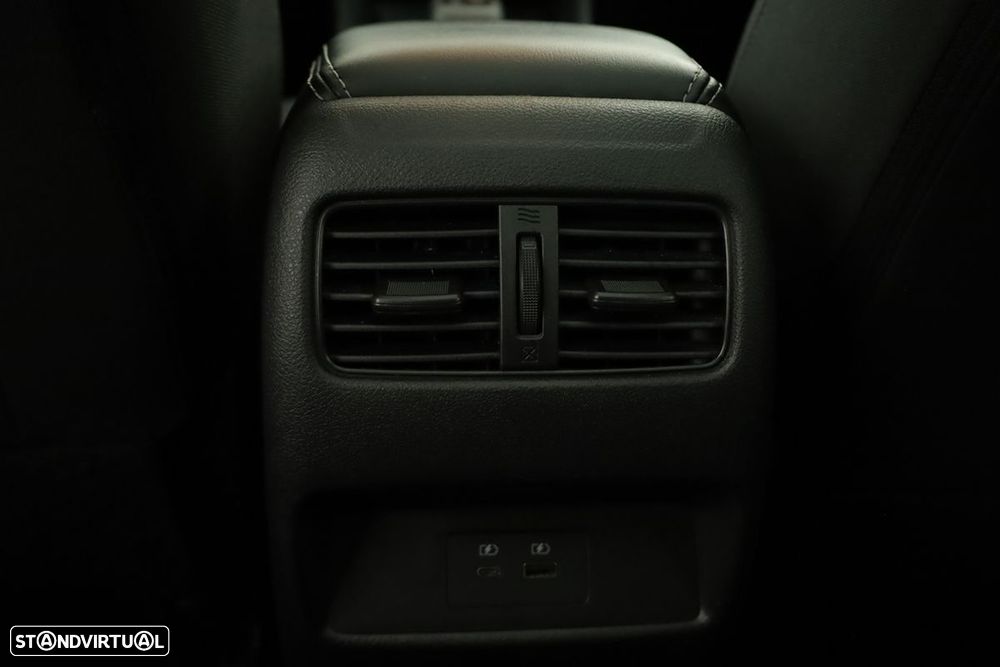 Nissan Qashqai 1.3 DIG-T N-Connecta LED Xtronic - 23