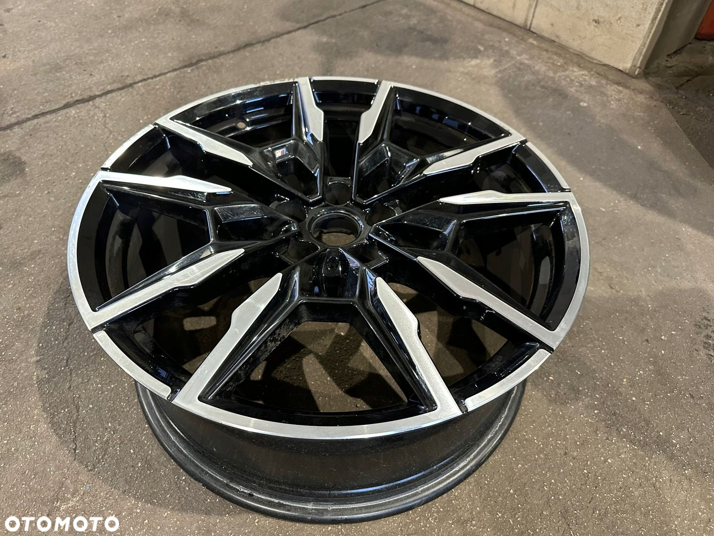 FELGA BMW SERIA 8 G14 G15 G16 STYLING 895M 5A07086 8J X 20 IS26 - 4