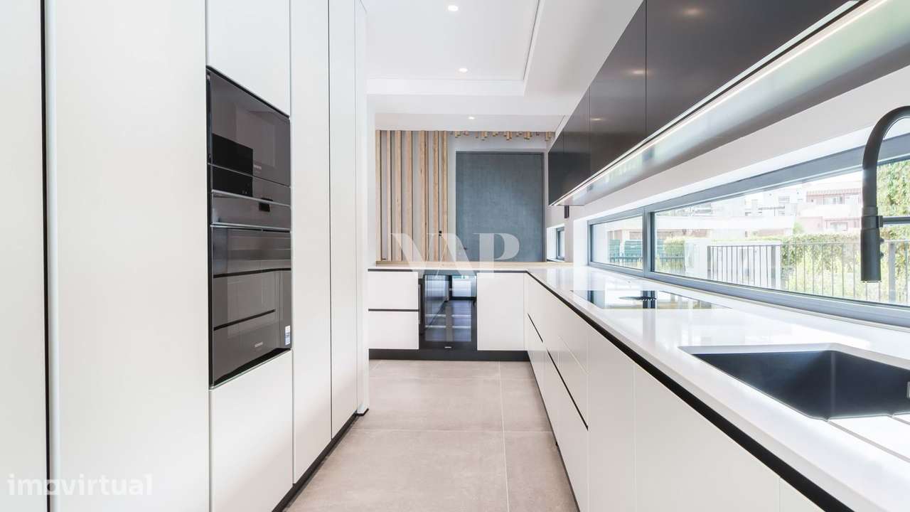 Moradia Contemporânea 5 Quartos Frente Golfe, Vilamoura - Grande imagem: 3/46