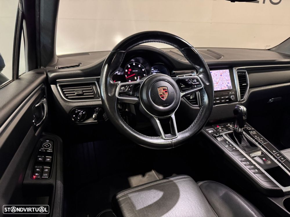 Porsche Macan - 35