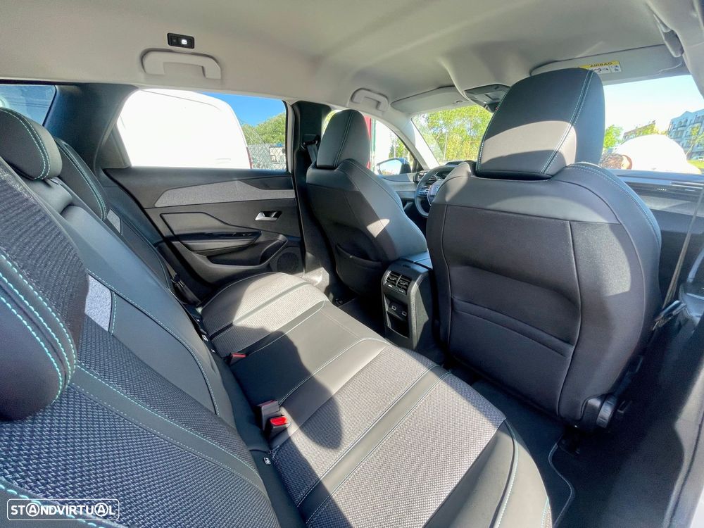 Peugeot 308 SW 1.2 PureTech Allure - 33