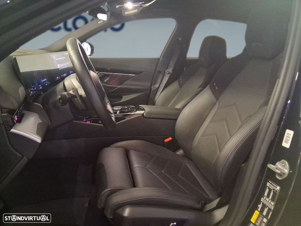 BMW 530 e Pack Desportivo M - 11