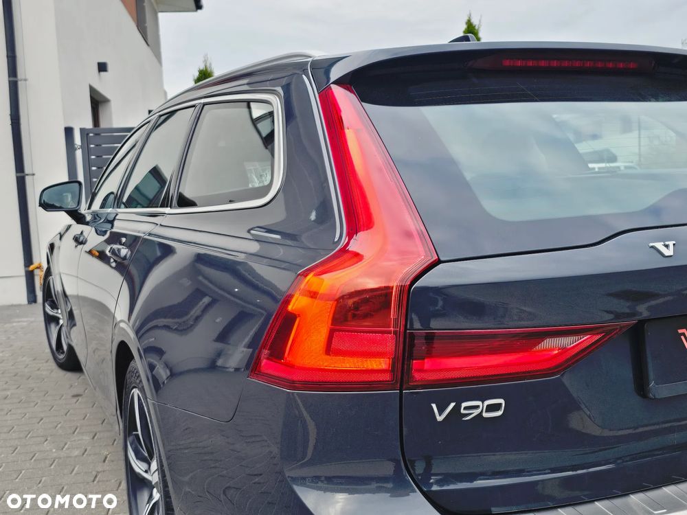 Volvo V90 D3 Momentum Pro - 35