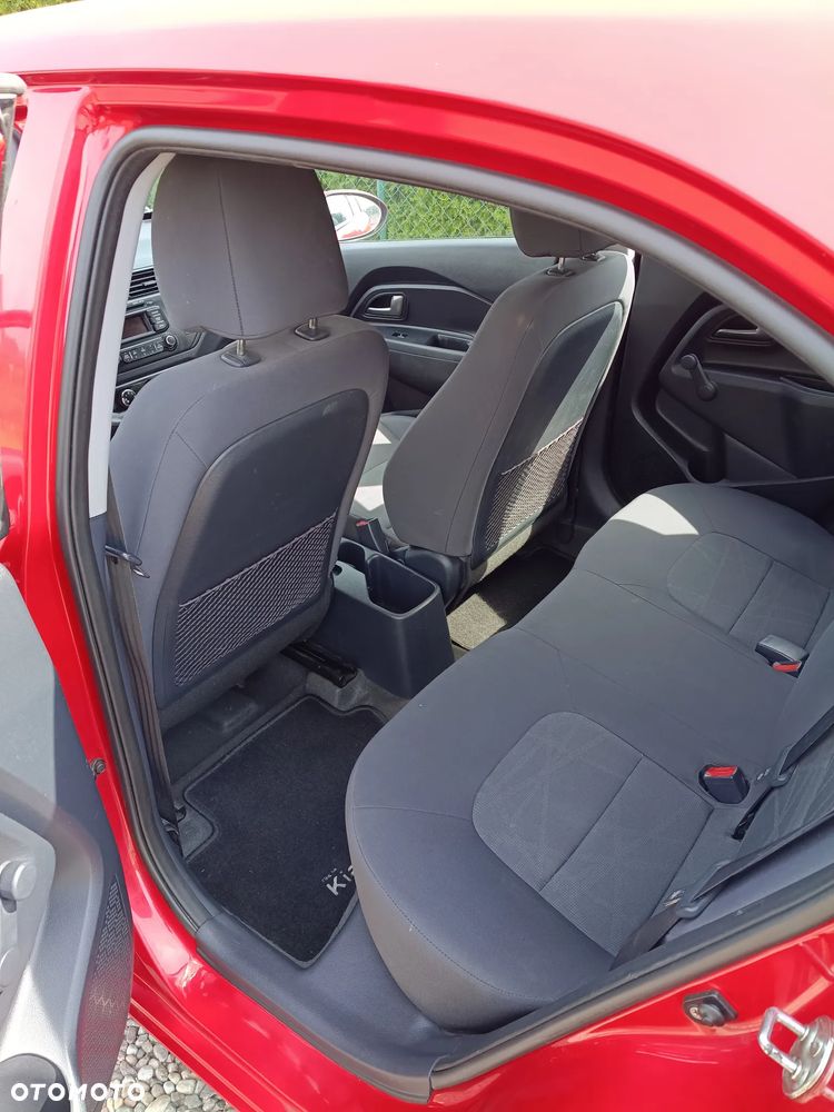 Kia Rio - 8