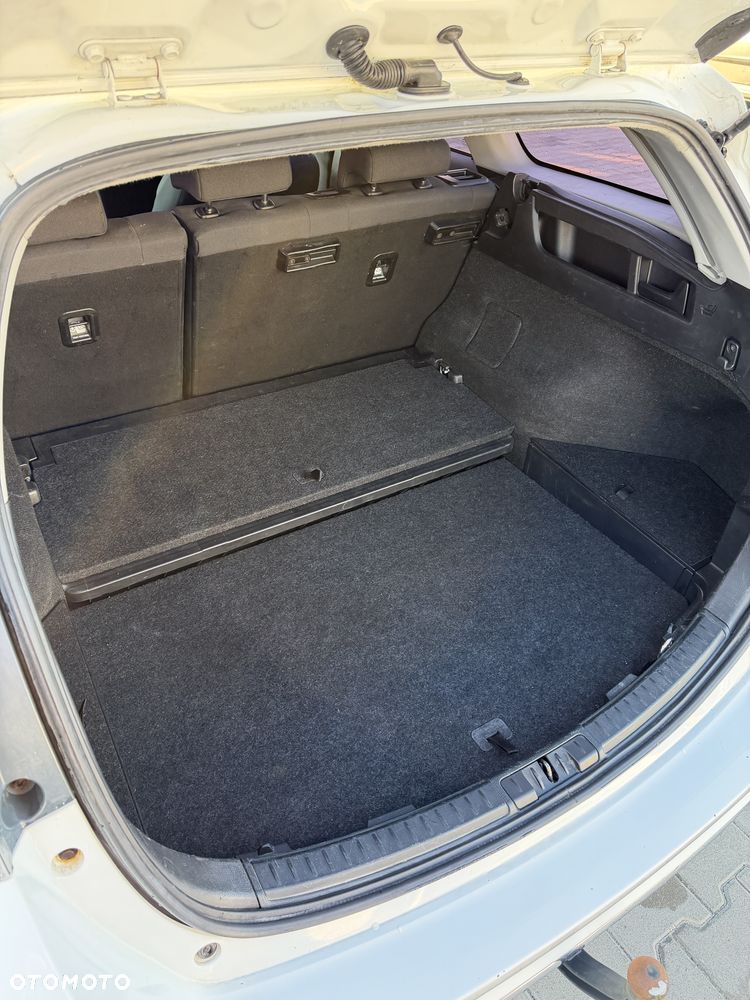 Toyota Auris - 16