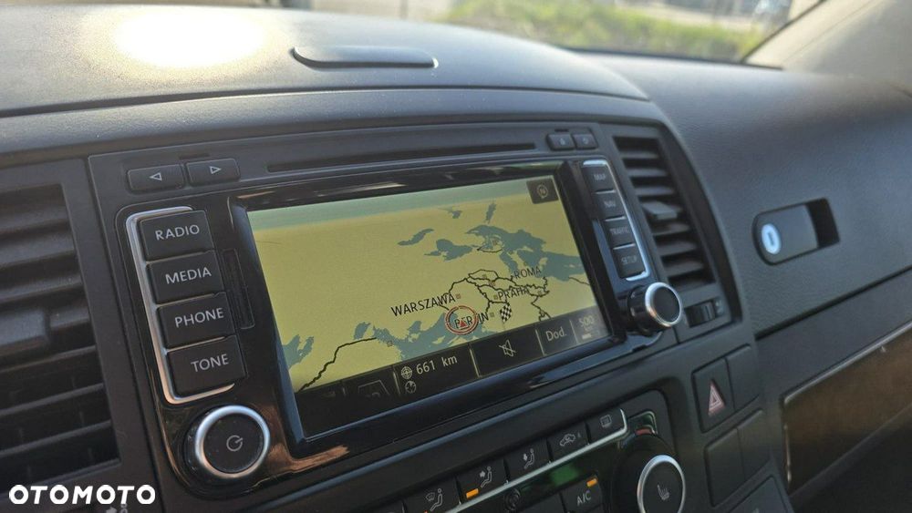 Volkswagen Multivan - 11