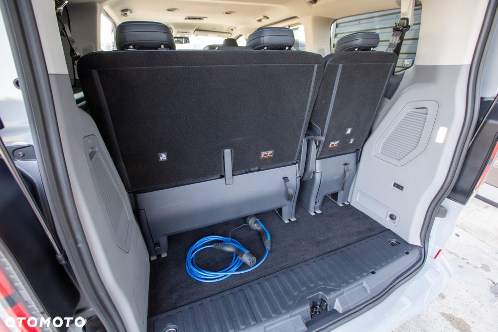 Ford Tourneo Custom - 9