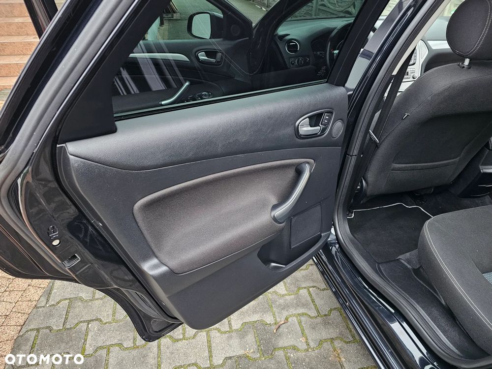 Ford Mondeo SW 2.0 Titanium - 19