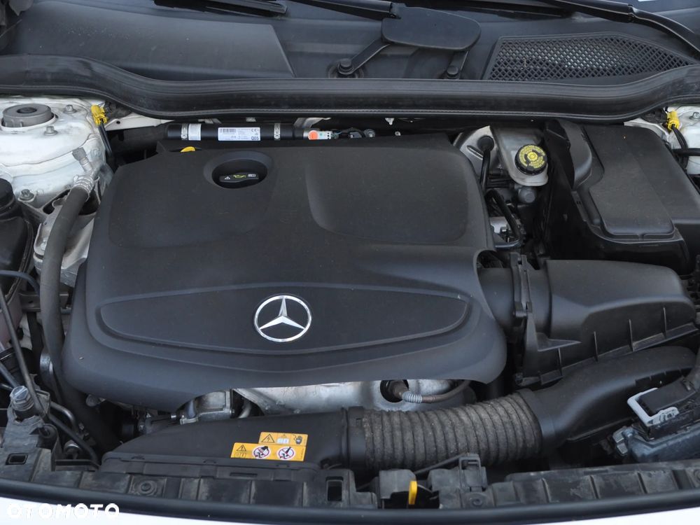 Mercedes-Benz GLA 220 4-Matic AMG Line - 17