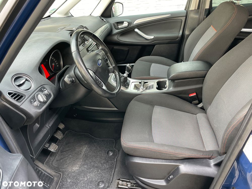 Ford Galaxy 2.0 TDCi DPF Business Edition - 9