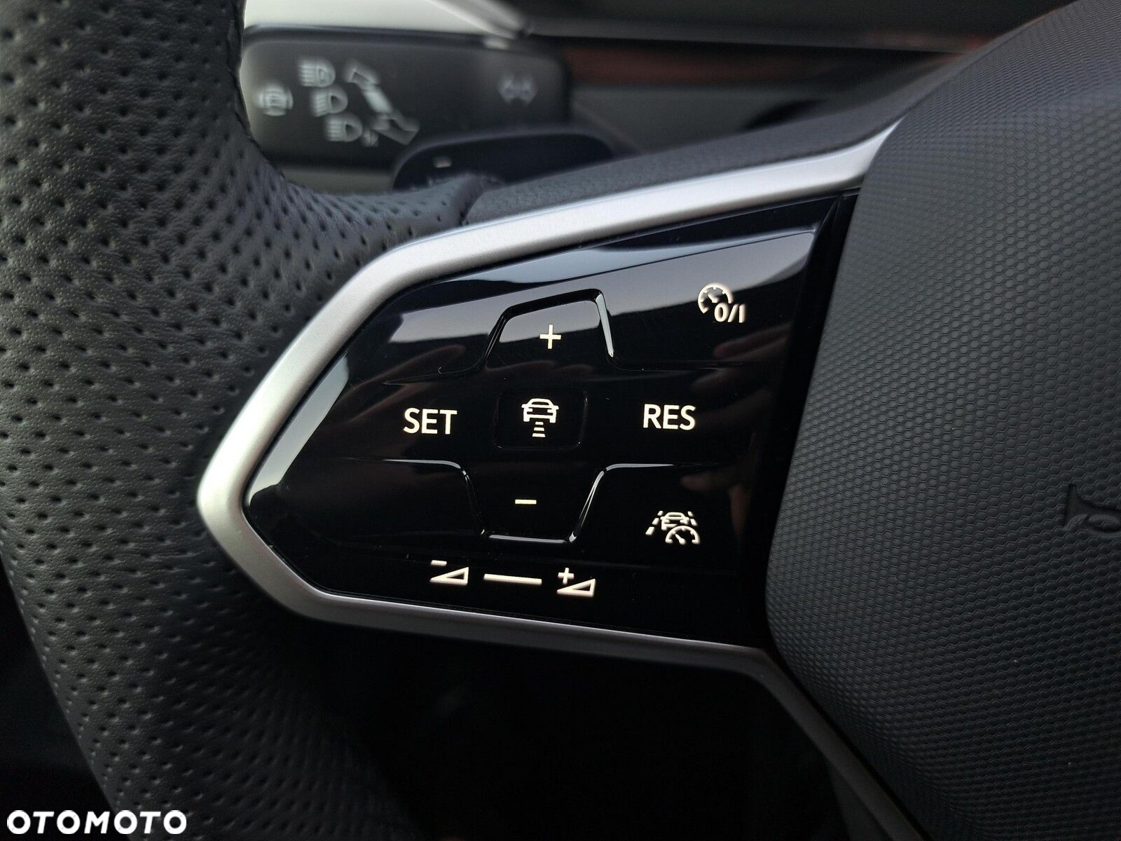 Volkswagen Arteon 2.0 TDI R-Line DSG - 22