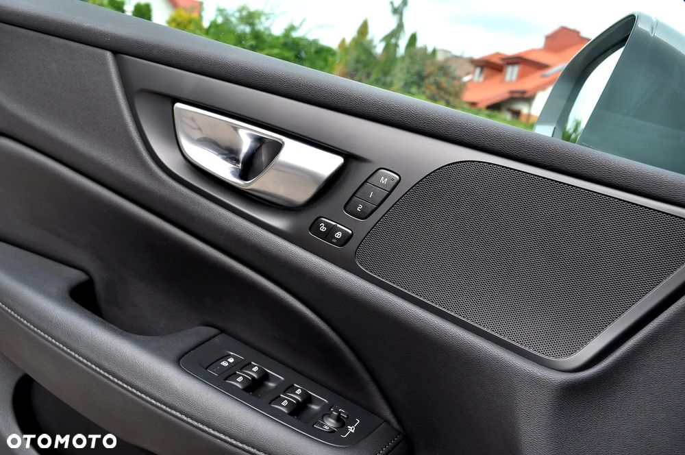 Volvo V60 Cross Country B4 D AWD Geartronic Pro - 27