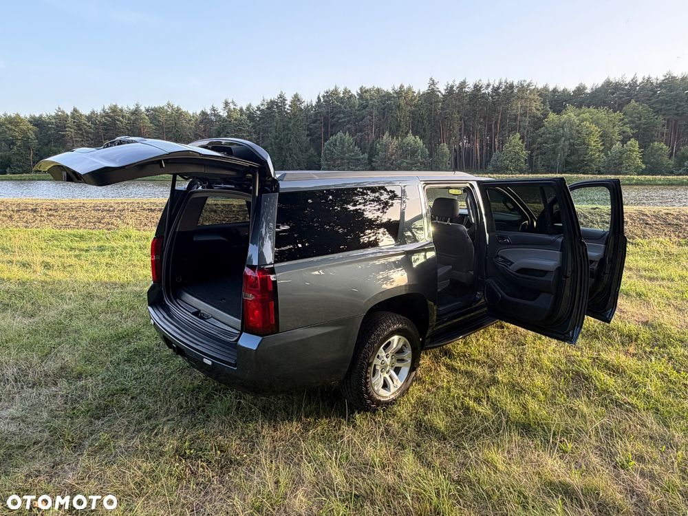 Chevrolet Suburban - 19