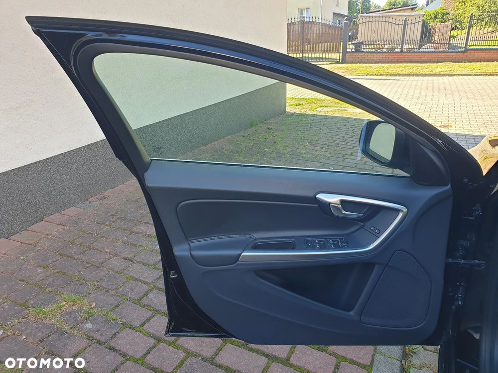 Volvo V60 D3 Geartronic Summum - 20